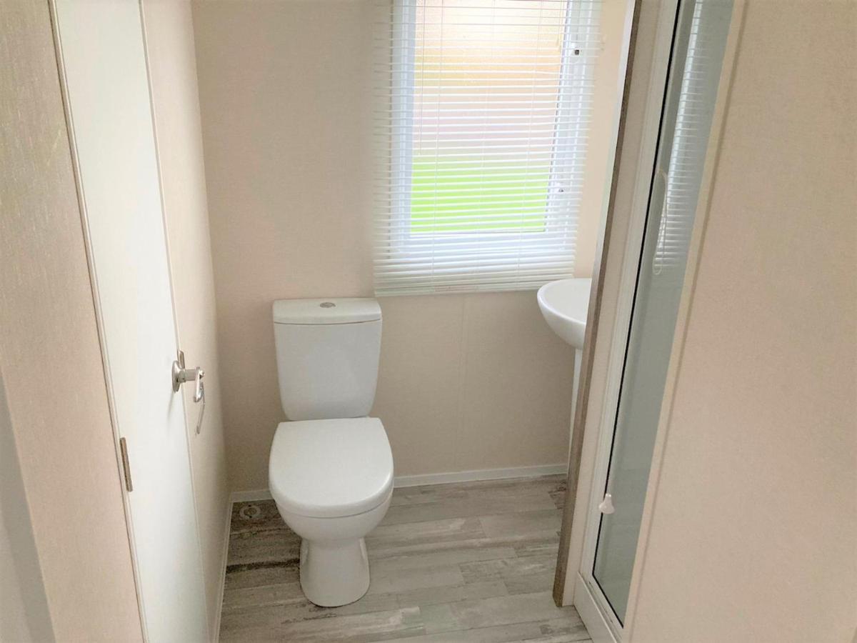 3 Bedroom Modern Caravan Sleeps Up To 8 Millom Exterior photo